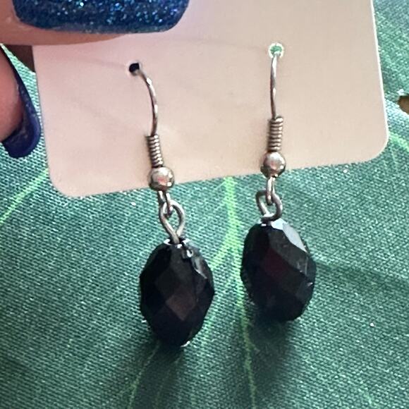 BOGO FREE BLACK BEAD EARRINGS - Picture 1 of 4